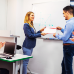 Certificación Salesforce: rutas, costos de examen y salarios por rol
